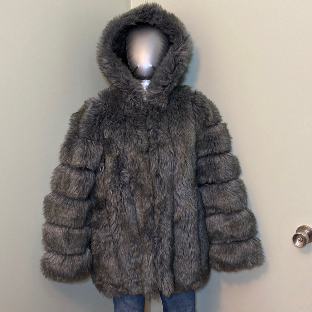 Women's Plush Teddy Jacket with Hood in Charcoal Gray